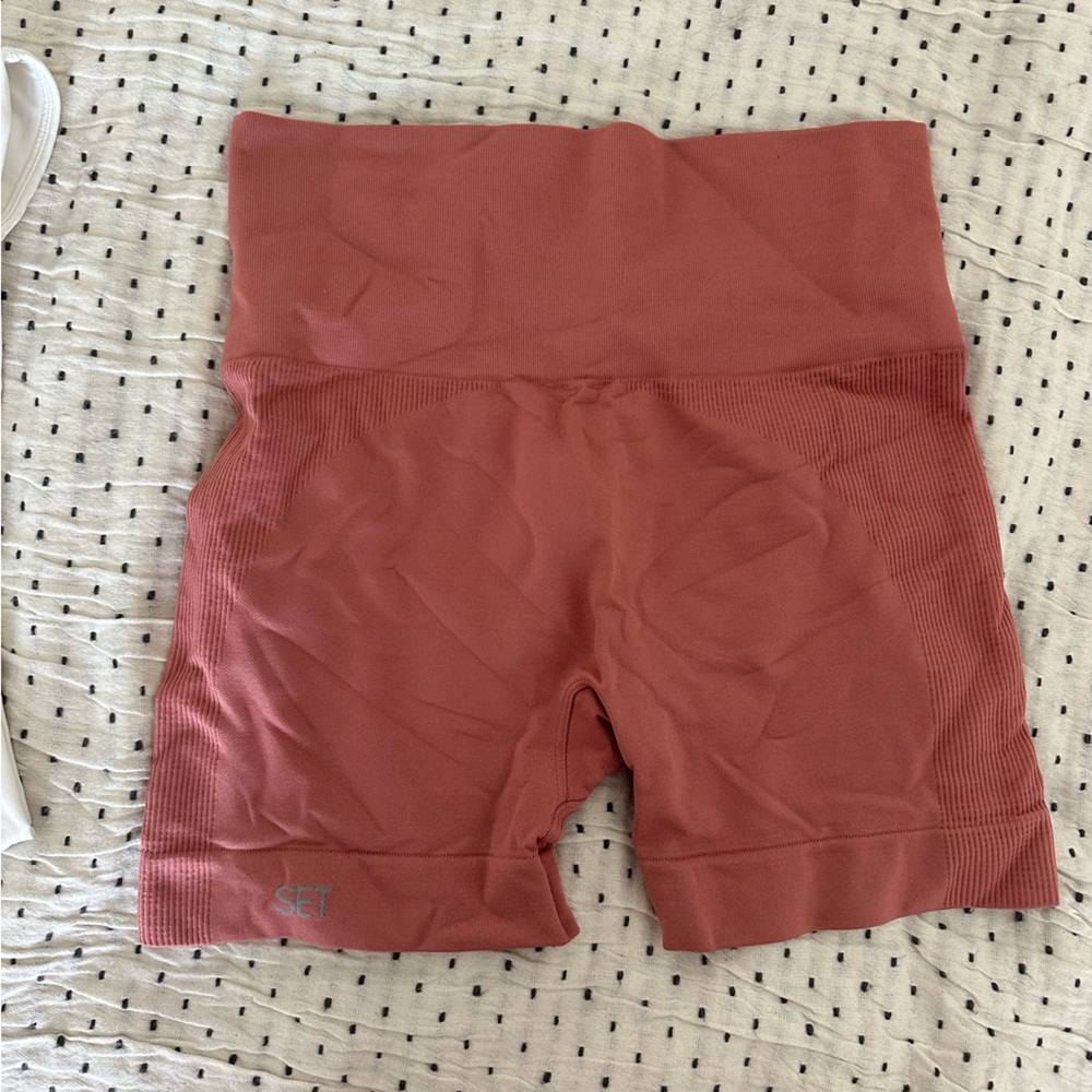 Set Active shorts